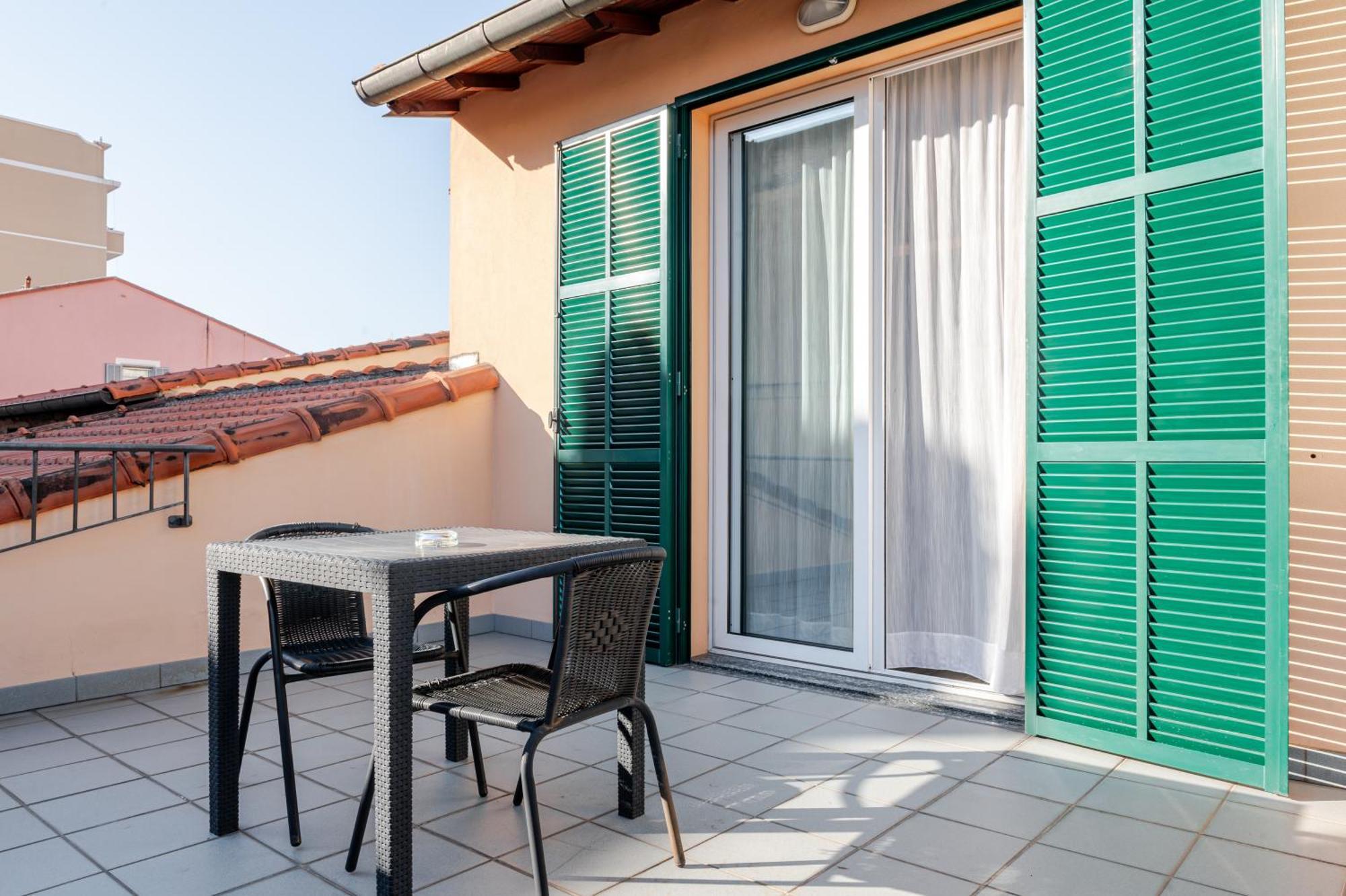 Hotel Posta - 3 Stars - Comfortable Stay In Ventimiglia Kültér fotó