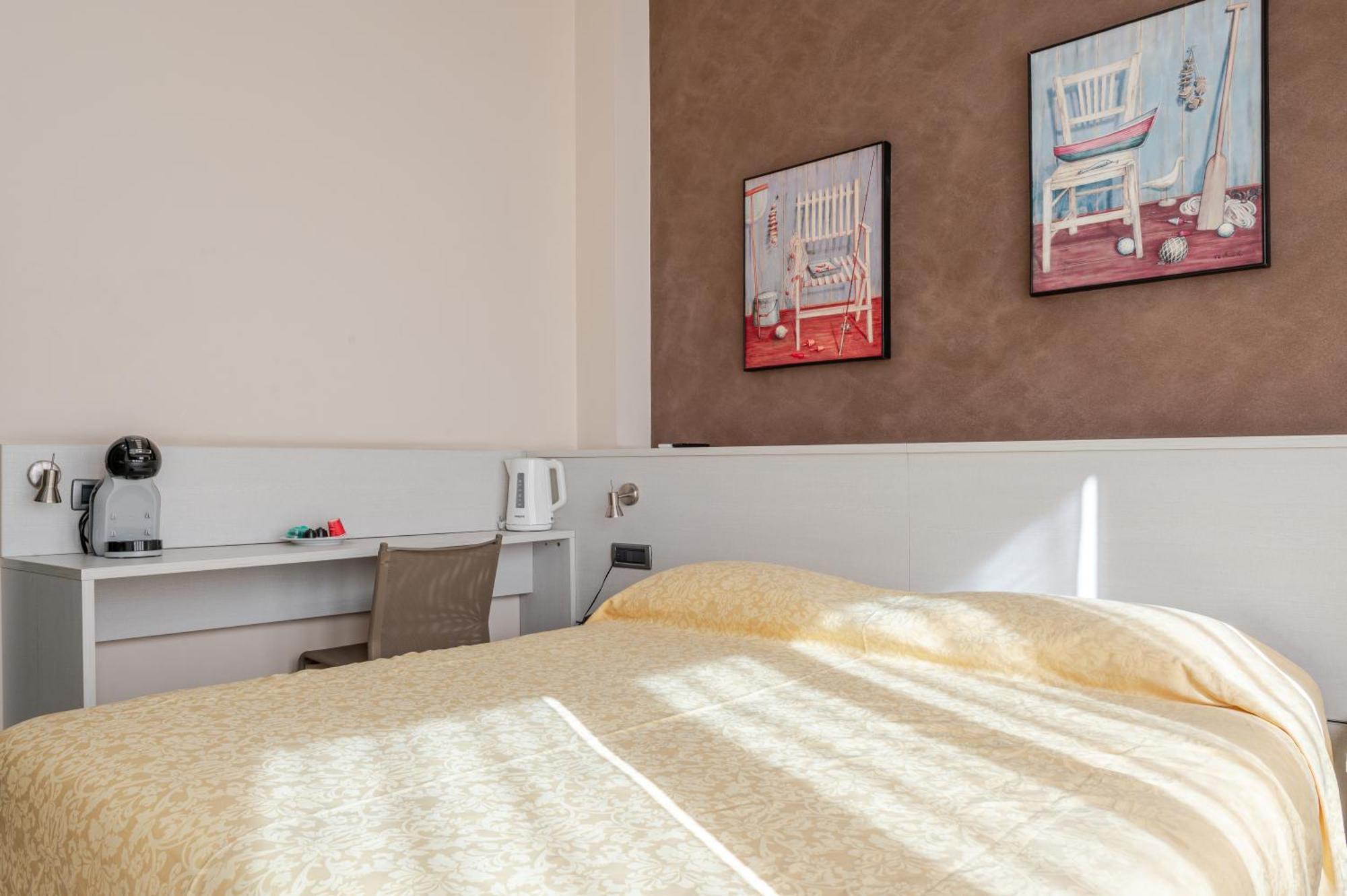Hotel Posta - 3 Stars - Comfortable Stay In Ventimiglia Kültér fotó
